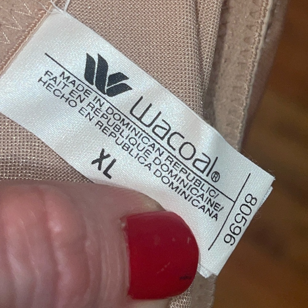 Wacoal nude shapewear shorts - Picture 3 of 6